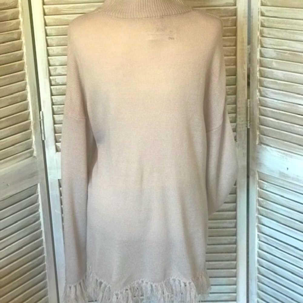 BOUTIQUE- CURVY SWEATER WITH TASSELS, NEUTRAL BLUSH COLOR - Picture 4 of 6